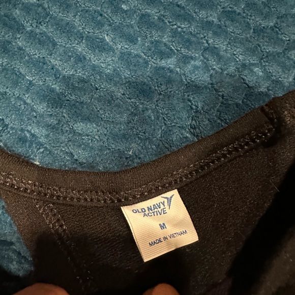 Old Navy Active top - Picture 4 of 4